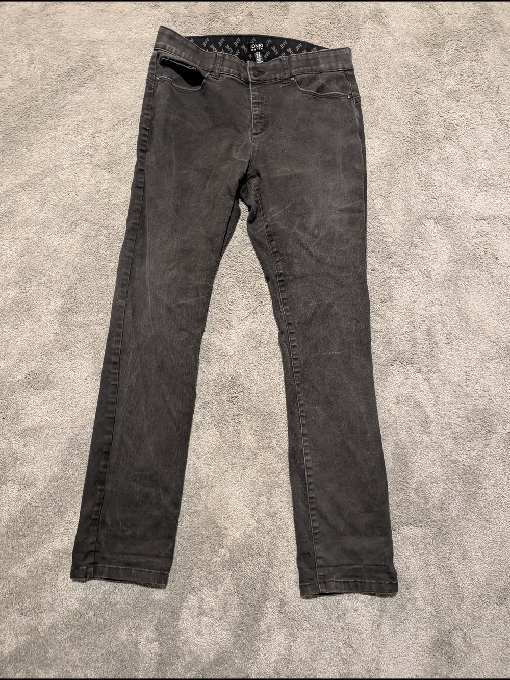 Jones New York Straight Cut Jeans in Washed Black
